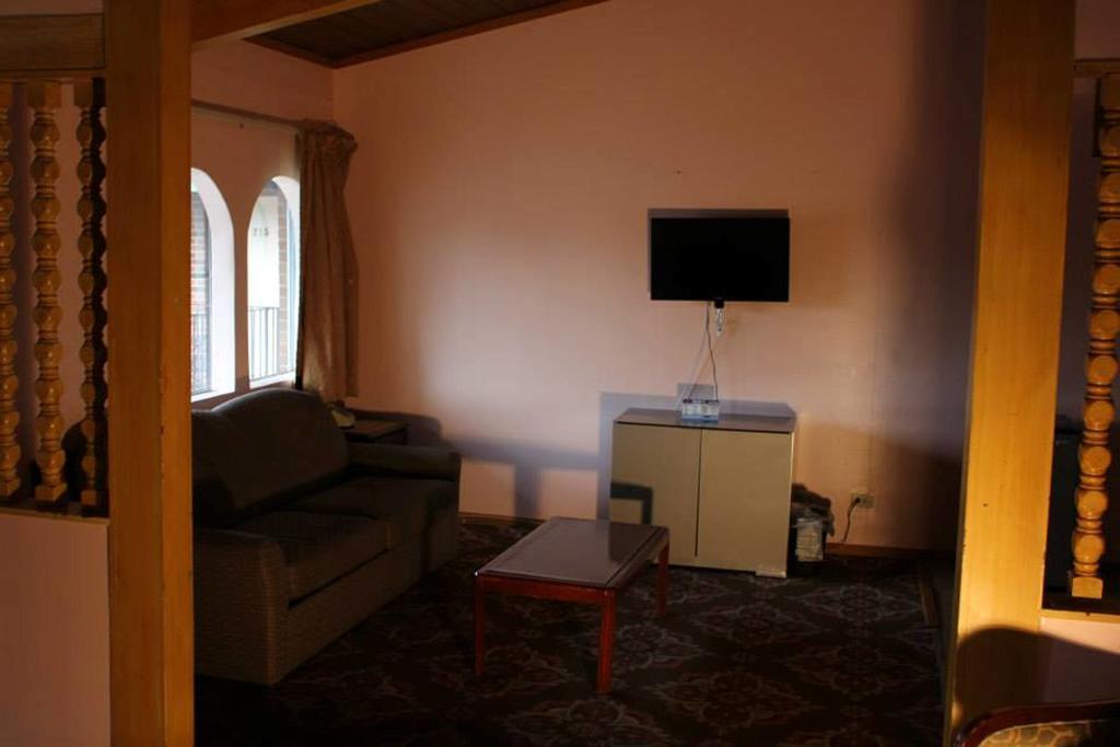 Presidential Inn And Suites Lyons Esterno foto